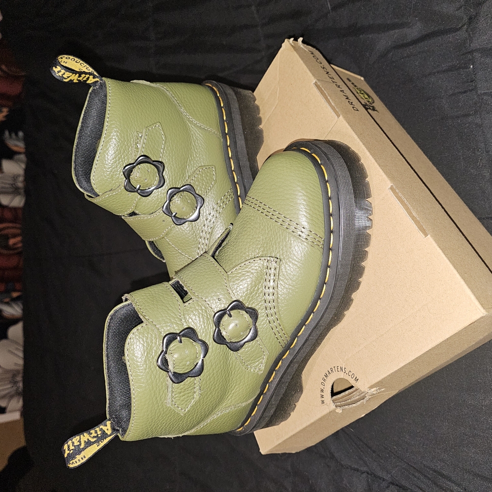 Dr. Martens Devon Leather Women's Shoes